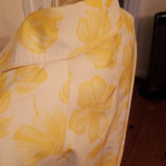 Lovely Liz Claiborne Yellow And White Floral Trenchcoat. Size Medium. - Picture 6 of 8
